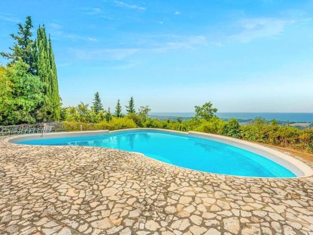 Villa in vendita a Montignoso MS