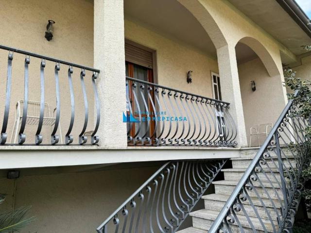 Villa in vendita a Montignoso MS