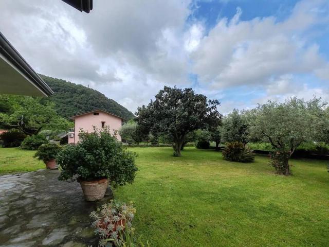 Villa in vendita a Montignoso MS