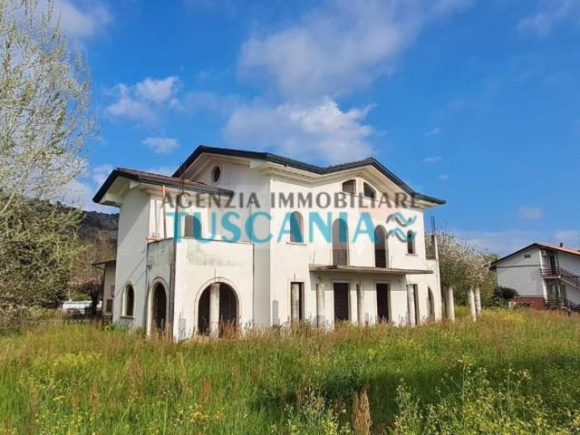 Villa in vendita a Montignoso MS