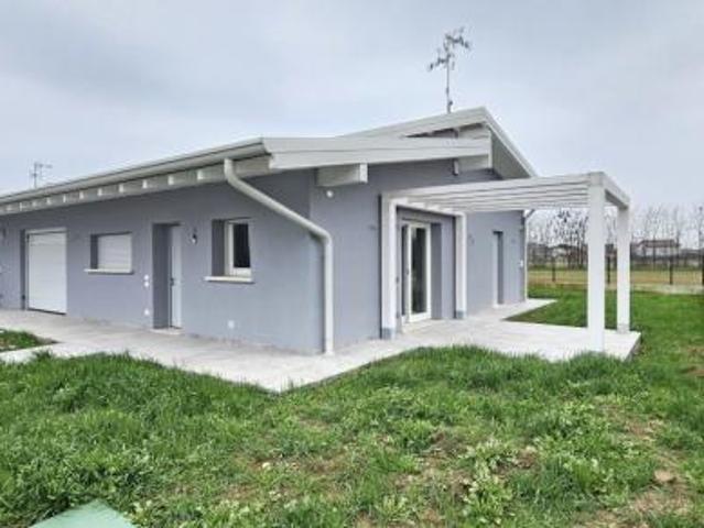 Trifamiliare in vendita a Montirone