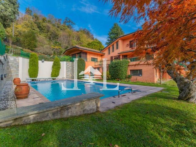 Villa in vendita a Monvalle VA