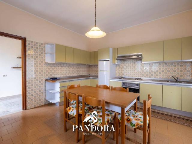 Villa in vendita a Monvalle VA