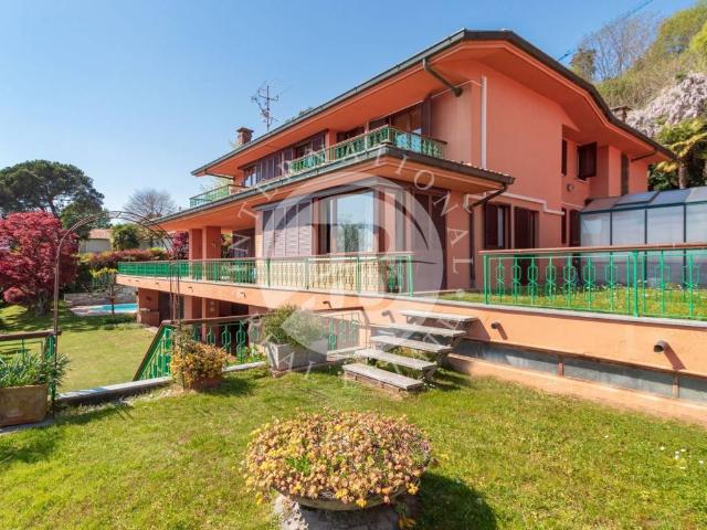 Villa in vendita a Monvalle VA