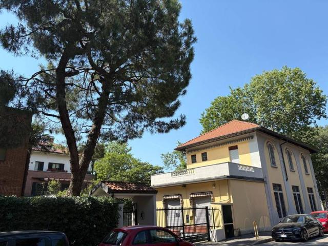 Villa in vendita a Monza MB