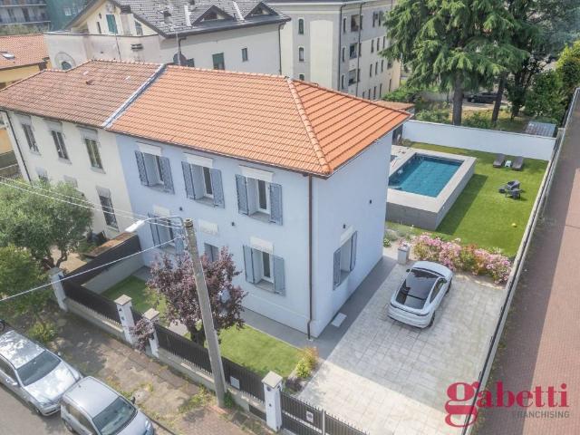 Villa in vendita a Monza MB