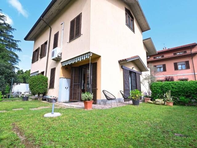 Villa in vendita a Monza MB