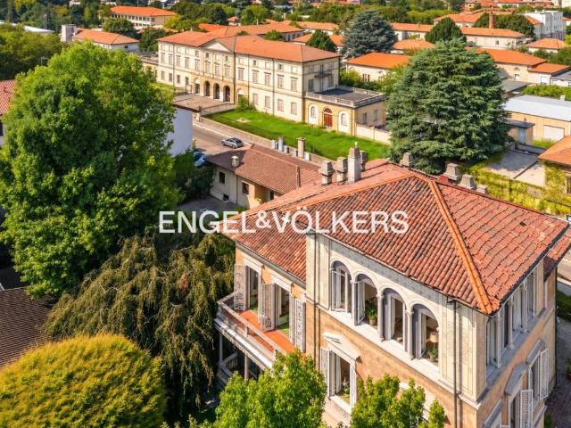 Villa in vendita a Monza MB