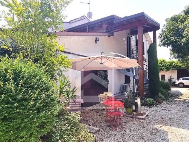 Villa in vendita a Valeggio sul Mincio VR