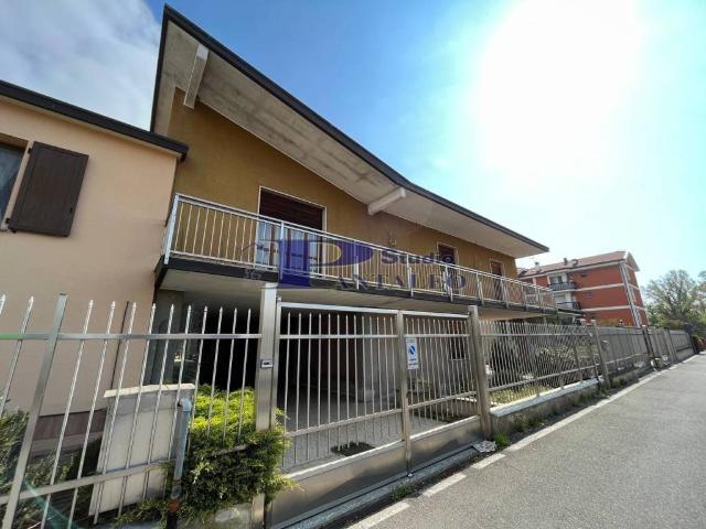 Villa in vendita a Morimondo MI