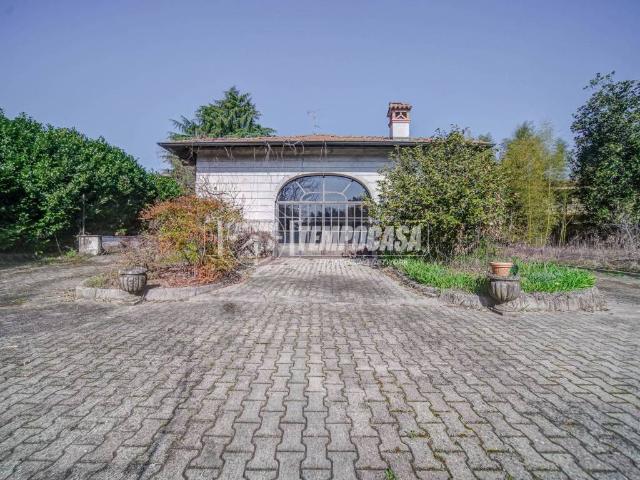Villa in vendita a Mornago VA