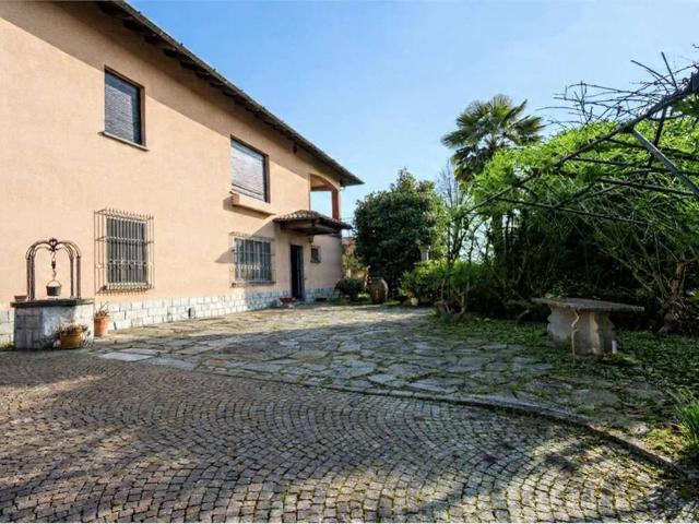 Villa in vendita a Mornago VA
