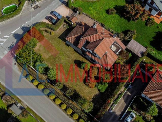 Villa in vendita a Mornago VA