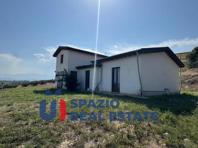 Villa in vendita a Morro D'Oro