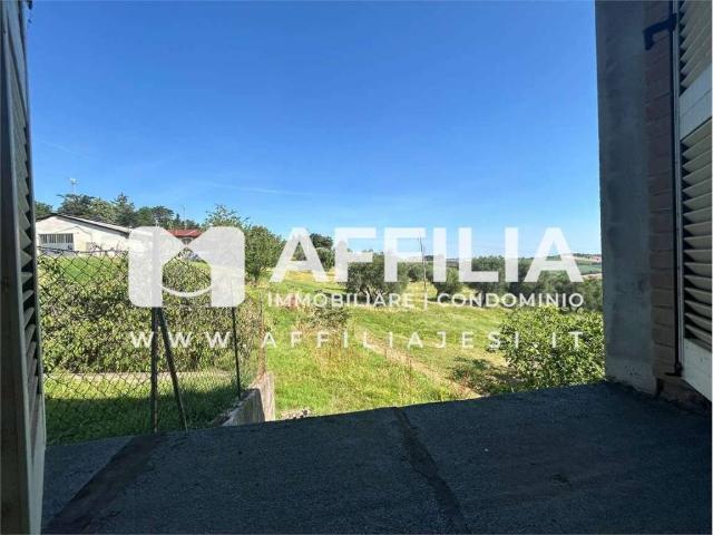 Villa in vendita a Morro d'Alba AN