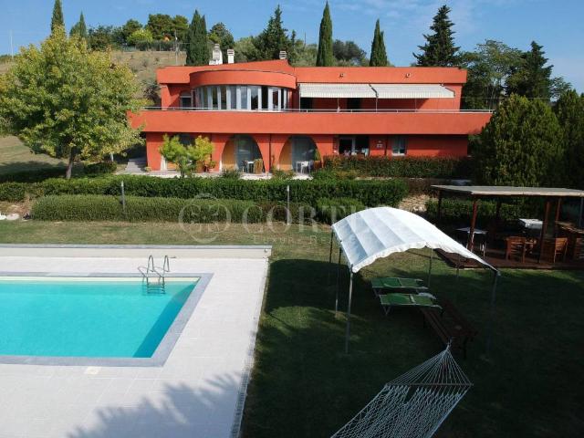 Villa in vendita a Morro d'Alba AN