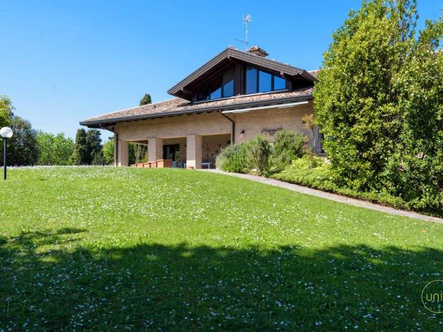 Villa in vendita a Moruzzo UD