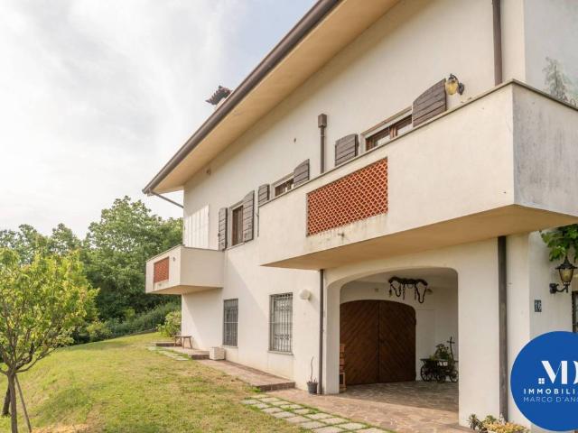 Villa in vendita a Moruzzo UD