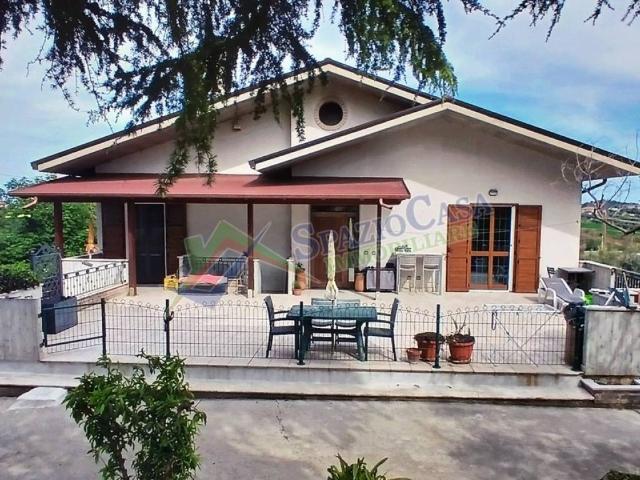 Villa in vendita a Mosciano Sant'Angelo TE