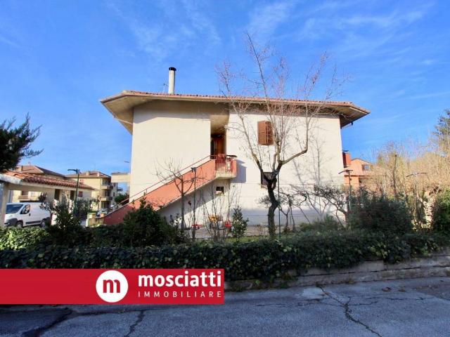 Villa in vendita a Matelica MC
