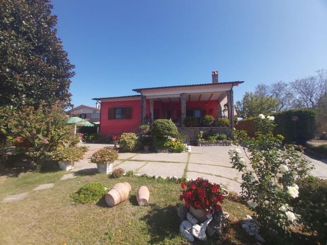 Villa in vendita a Mazzano Romano