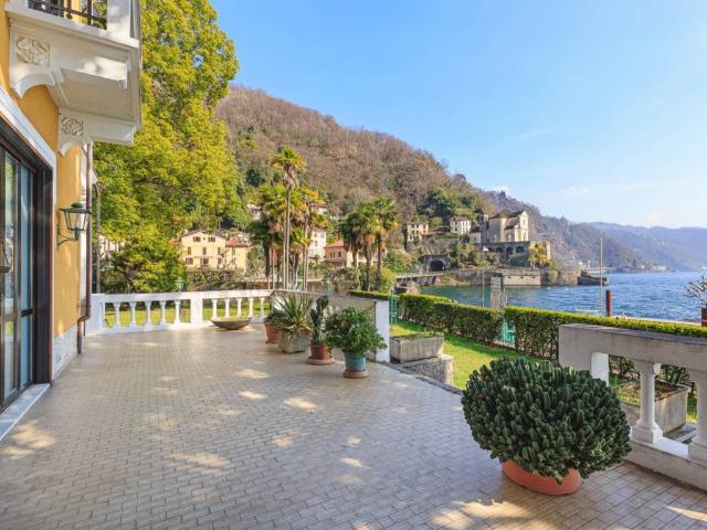 Villa in vendita a Maccagno con Pino e Veddasca VA