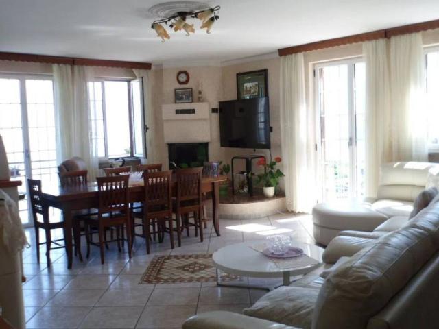 Villa in vendita a Maccagno con Pino e Veddasca VA