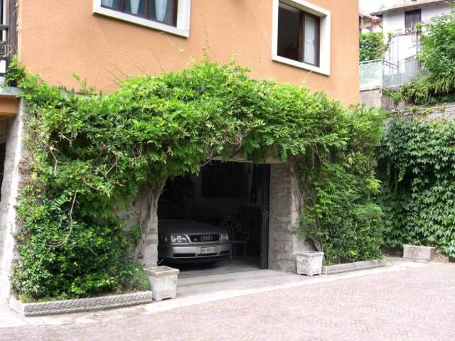 Villa in vendita a Maccagno con Pino e Veddasca VA
