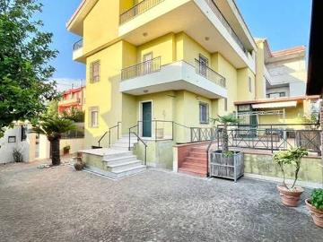 Villa in vendita a Macerata Campania CE