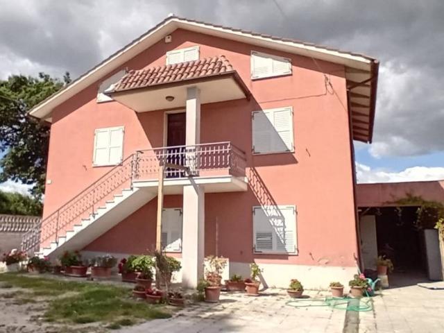Villa in vendita a Macerata MC