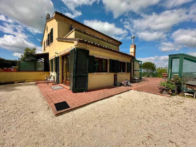 Villa in vendita a Macerata MC