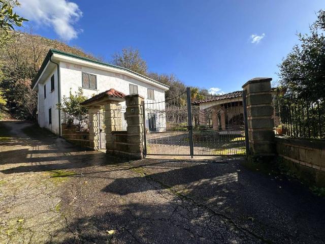 Villa in vendita a Maddaloni CE