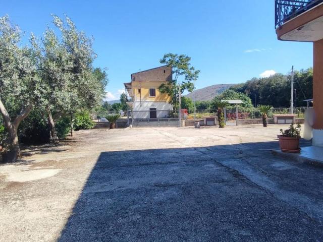 Villa in vendita a Maddaloni CE