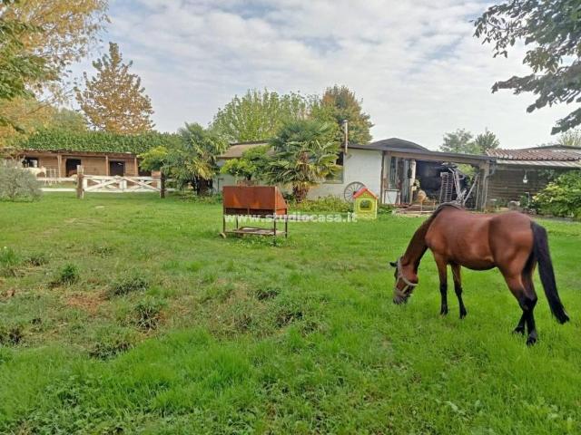 Villa in vendita a Madignano CR