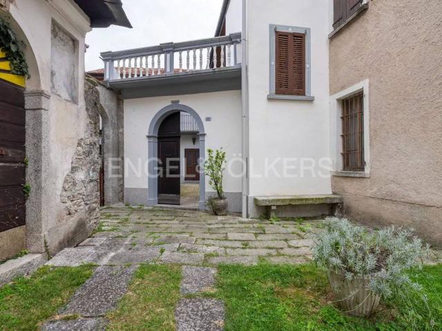 Villa in vendita a Madonna Del Sasso