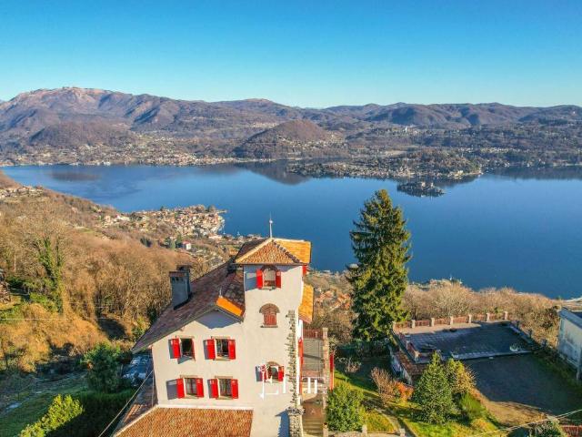 Villa in vendita a Madonna del Sasso VB
