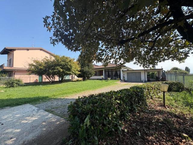 Villa in vendita a Magherno PV