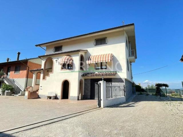 Villa in vendita a Magliano Alfieri CN
