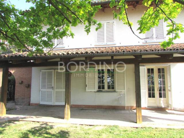 Villa in vendita a Magliano Alfieri CN