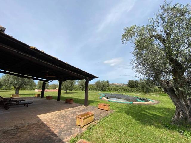 Villa in vendita a Magliano in Toscana GR