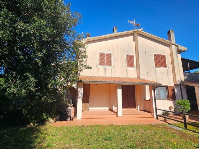 Villa in vendita a Magliano in Toscana GR