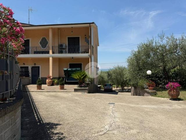 Villa in vendita a Magliano Sabina RI