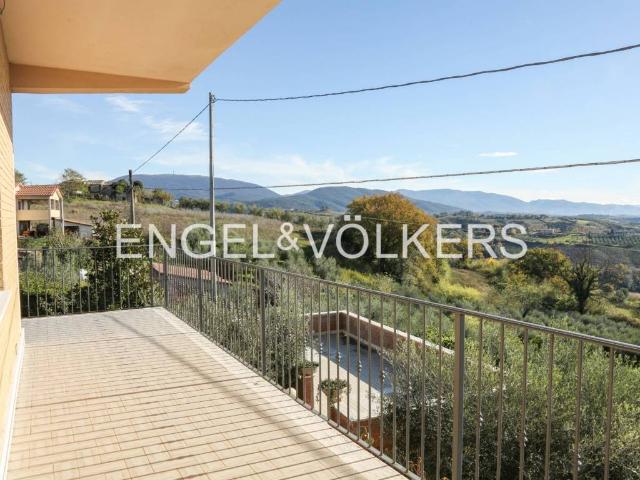 Villa in vendita a Magliano Sabina RI