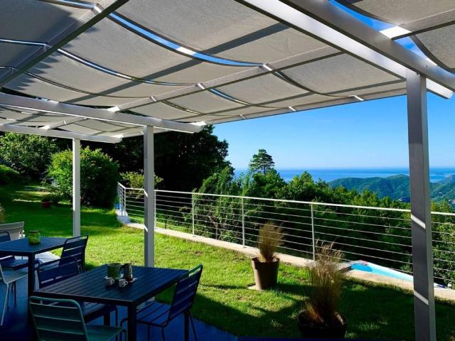 Villa in vendita a Magliolo SV