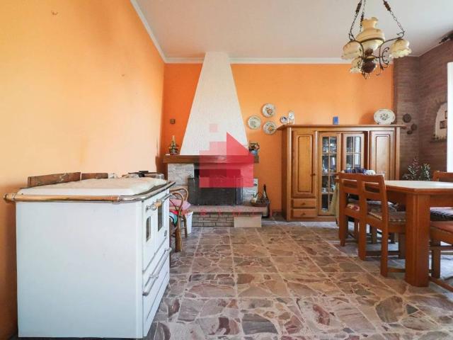 Villa in vendita a Magnacavallo MN