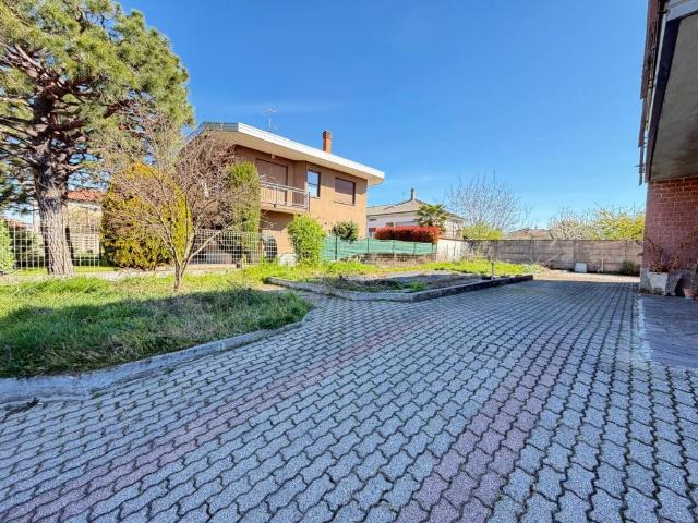 Villa in vendita a Magnago MI