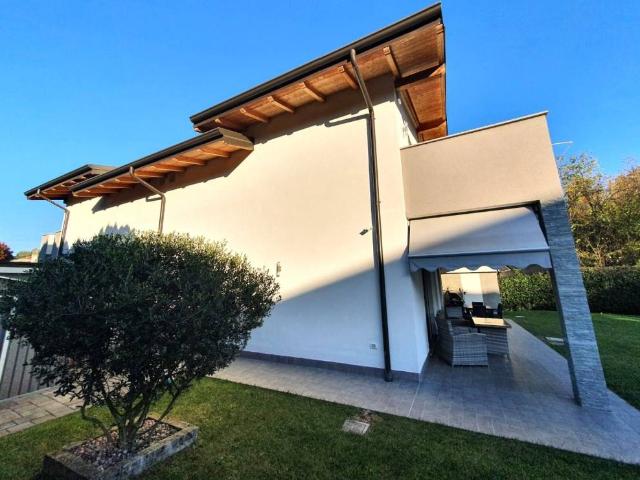 Villa in vendita a Magnago MI