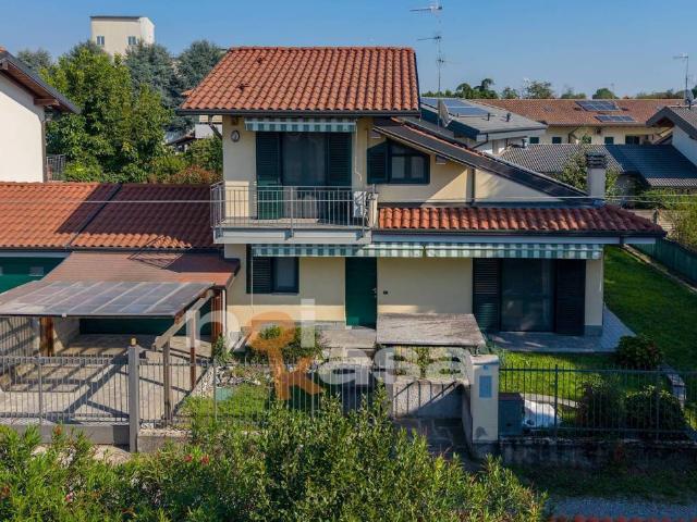 Villa in vendita a Magnago MI