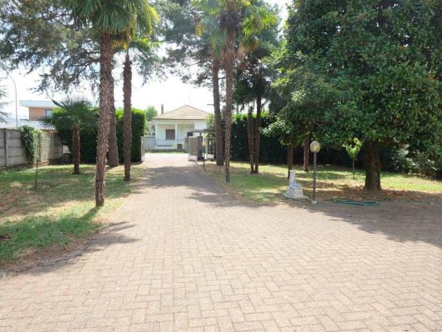 Villa in vendita a Magnago MI
