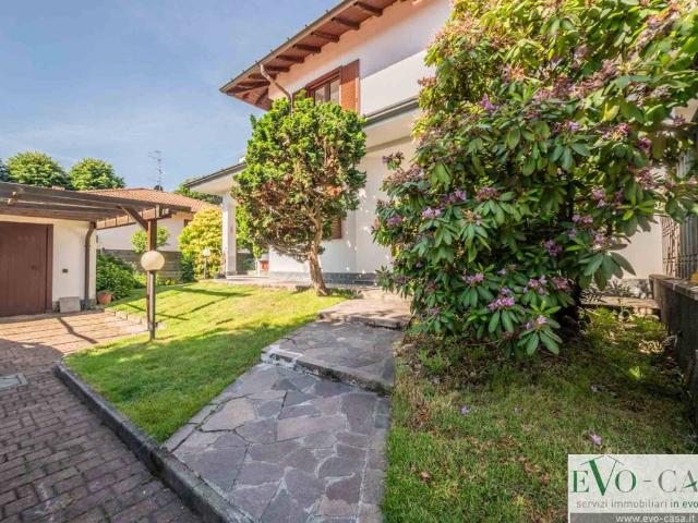 Villa in vendita a Magnago MI
